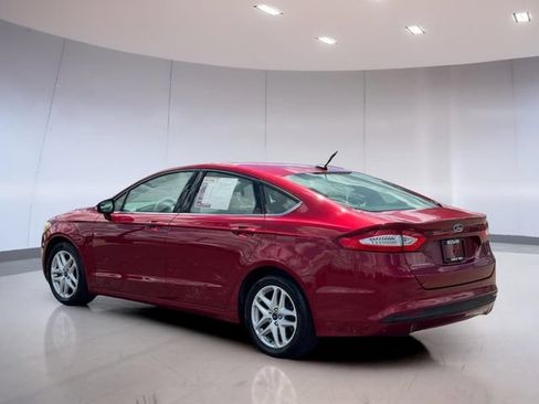 Used 2016 Ford Fusion SE FWD image 6