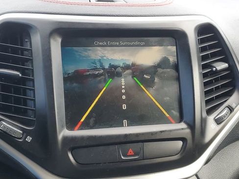 Used 2016 Jeep Cherokee Trailhawk w/ Leather Interior Group image 26