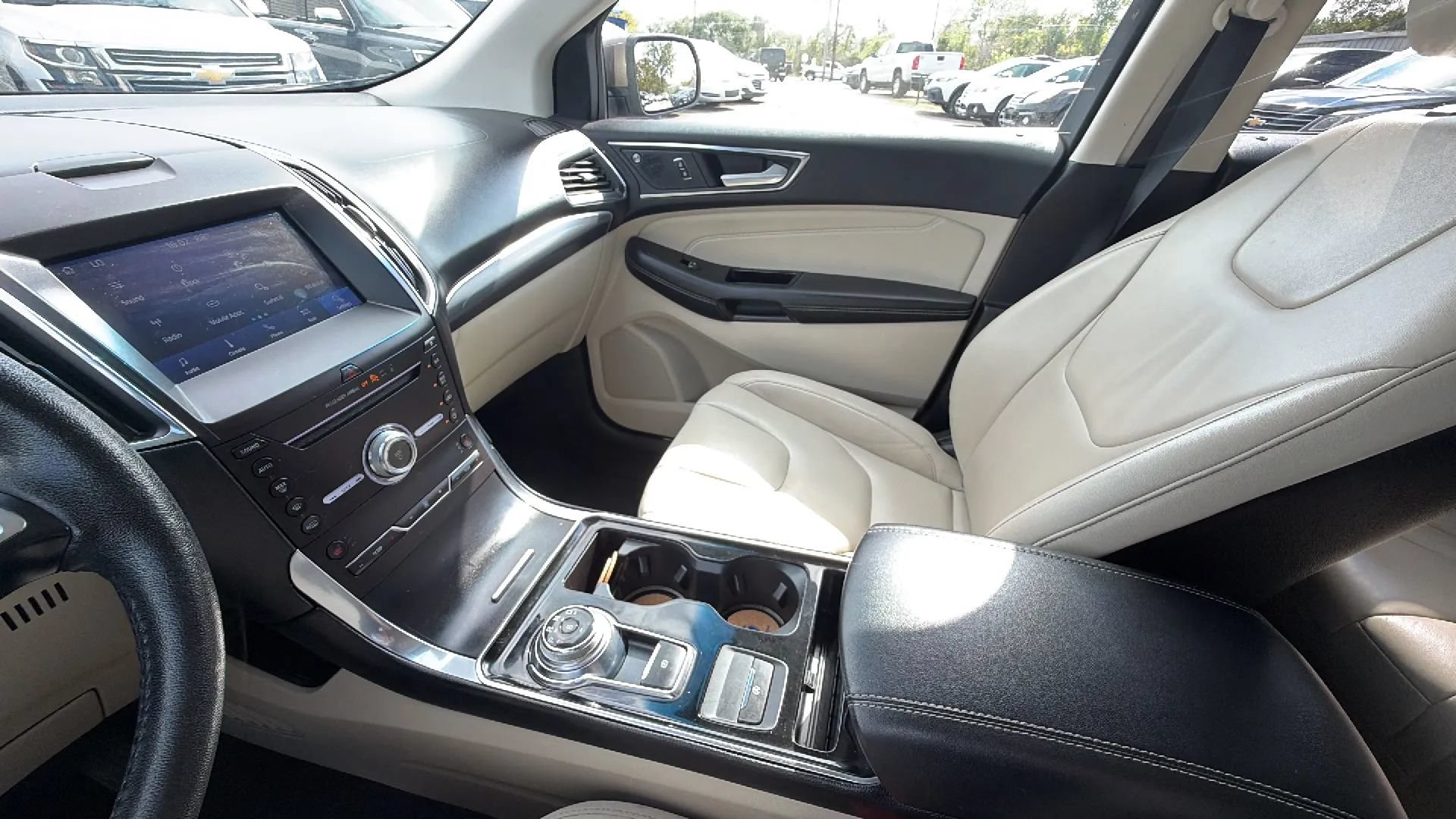 Used 2019 Ford Edge Titanium FWD image 20