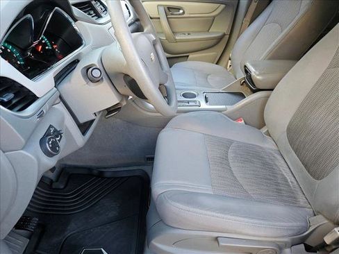 Used 2014 Chevrolet Traverse LS image 10