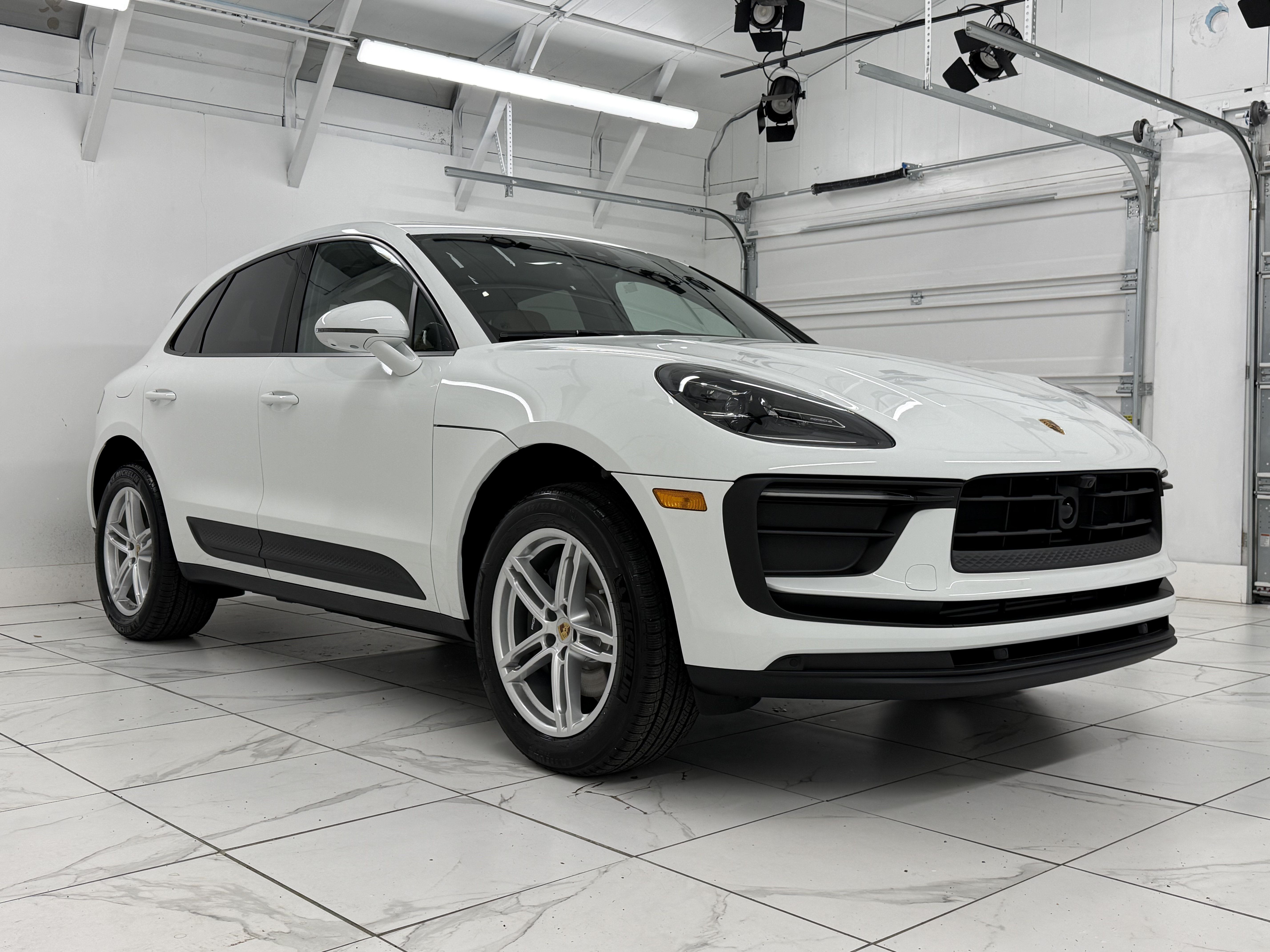 Certified 2026 Porsche Macan AWD/4WD image 10
