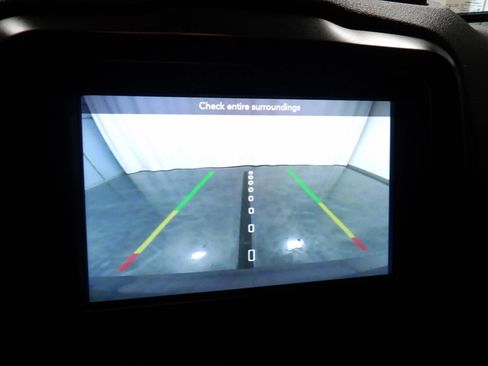 Used 2021 Jeep Renegade Latitude FWD image 18
