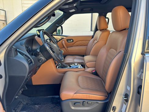 Used 2024 INFINITI QX80 Sensory AWD/4WD image 17
