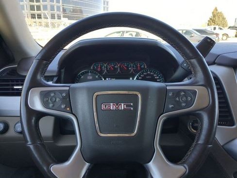 Used 2019 GMC Yukon XL SLT w/ Open Road Package AWD/4WD image 17