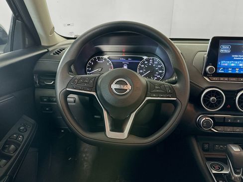 Used 2025 Nissan Sentra SV image 17