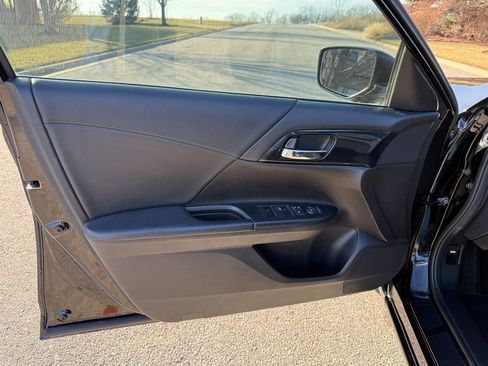 Used 2013 Honda Accord Sport image 23