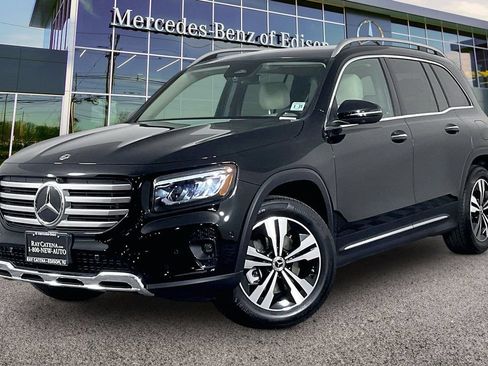 Used 2026 Mercedes-Benz GLB 250 4MATIC image 9