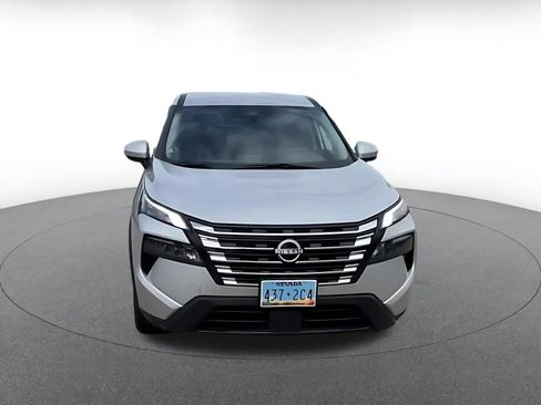 Used 2025 Nissan Rogue SV FWD image 4