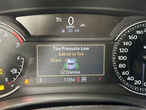 Used 2024 Cadillac XT6 Luxury image 18