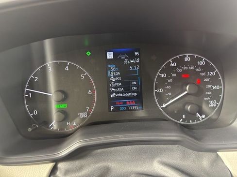 Used 2025 Toyota Corolla LE image 18