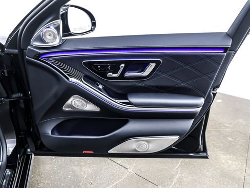 Certified 2025 Mercedes-Benz Maybach S 580 4MATIC image 26
