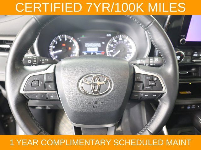 Used 2024 Toyota Highlander XLE FWD image 36