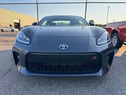 Used 2023 Toyota GR86 Premium w/ ALL Weather Mat Package (TMS) RWD image 5