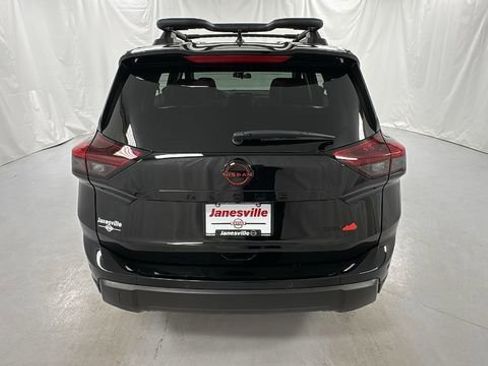 Certified 2025 Nissan Rogue SV AWD/4WD image 4