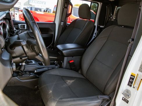 Used 2021 Jeep Gladiator Willys image 13