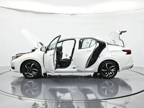 New 2025 Nissan Versa SR w/ Trunk Package FWD image 51