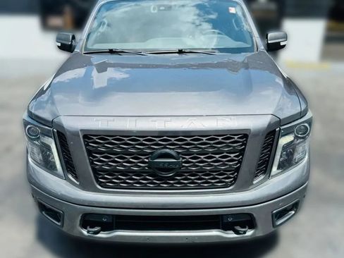 Used 2019 Nissan Titan SV w/ SV Convenience Package image 9