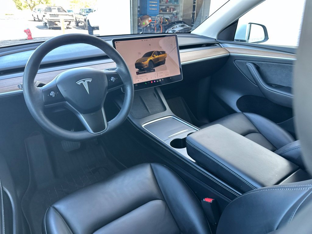 Used 2025 Tesla Model Y Long Range AWD/4WD image 8
