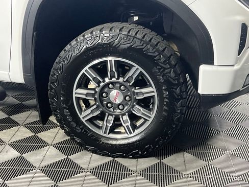 Used 2025 GMC Sierra 1500 AT4 w/ AT4 Premium Package image 13
