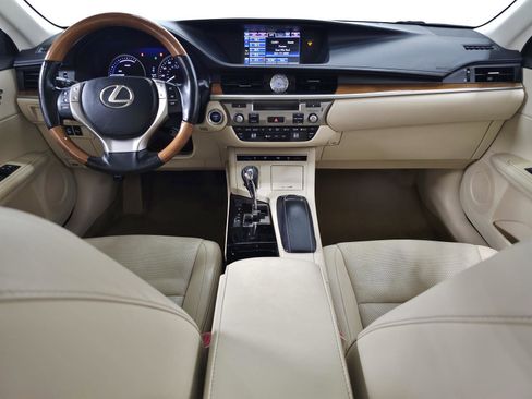 Used 2014 Lexus ES 300h w/ Luxury Package w/Bamboo Trim FWD image 12
