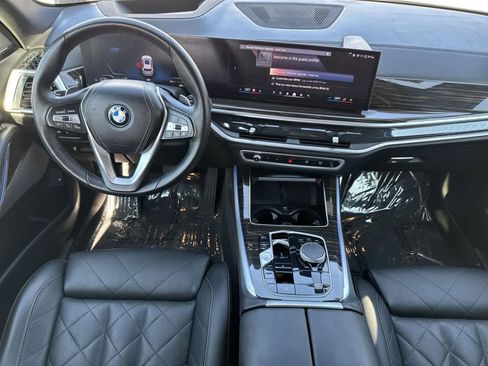 Used 2024 BMW X5 xDrive50e image 9