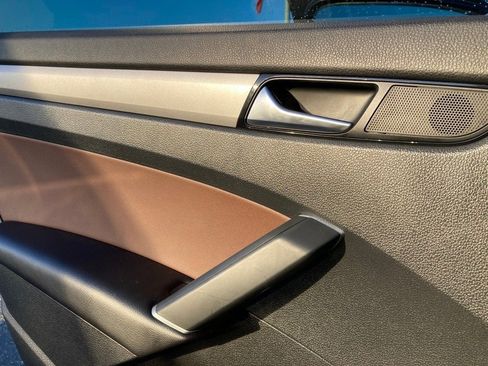 Used 2022 Volkswagen Passat 2.0T SE image 10