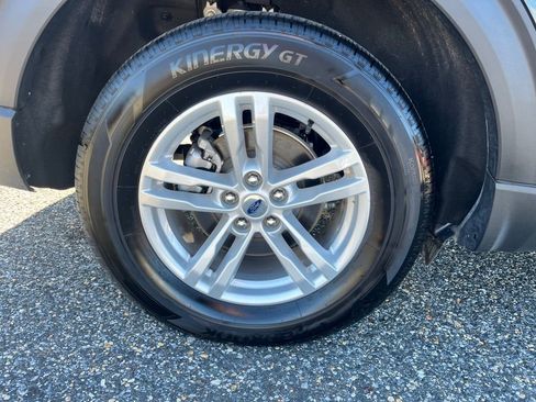 Used 2024 Ford Explorer XLT w/ Equipment Group 202A image 25