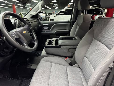 Used 2018 Chevrolet Silverado 1500 Custom w/ Custom Value Package image 32