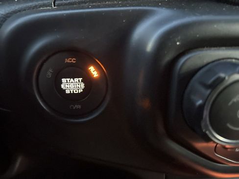 Used 2022 Jeep Wrangler Unlimited Sport image 33