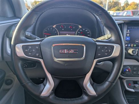 Used 2023 GMC Terrain SLT image 16