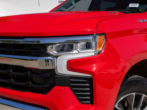 Used 2024 Chevrolet Silverado 1500 LT AWD/4WD image 3