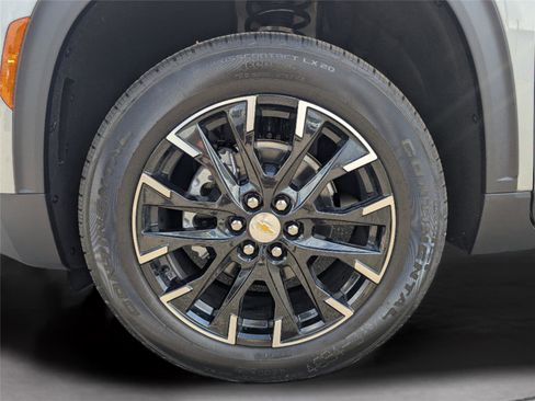 New 2026 Chevrolet Traverse LT image 9
