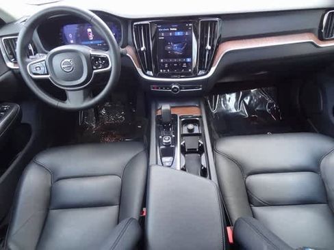 Used 2024 Volvo S60 B5 Plus image 12