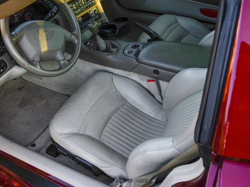 Used 2003 Chevrolet Corvette 50th Anniversary Edition w/ Preferred Equipment Group image 34