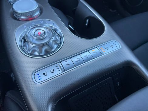 Used 2023 Genesis GV60 Advanced image 36