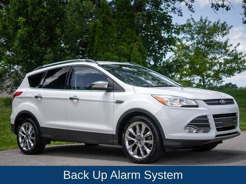 Used 2016 Ford Escape SE w/ SE Chrome Package FWD image 3