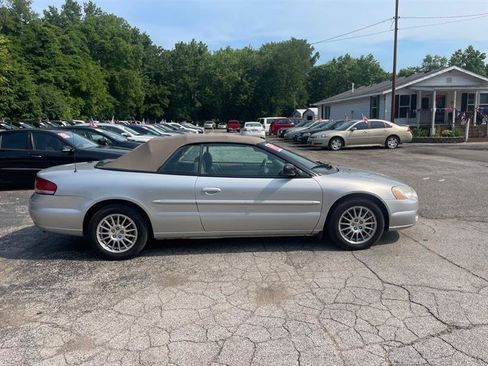 Used 2006 Chrysler Sebring Touring FWD image 4
