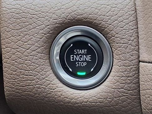 Used 2024 GMC Yukon Denali w/ Denali Reserve Package image 19