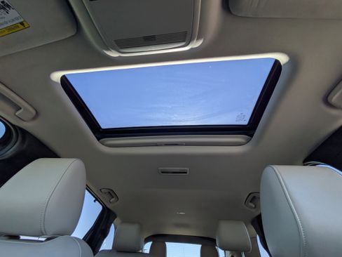 Used 2024 MAZDA CX-90 3.3 Turbo w/ Preferred Package image 29