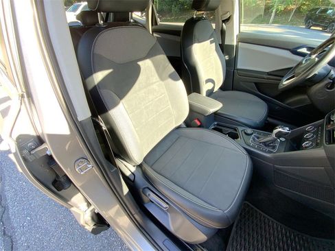 Used 2022 Volkswagen Taos SE w/ IQ.Drive SE Package image 28