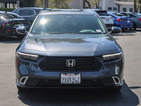 Used 2025 Honda Accord Touring image 2