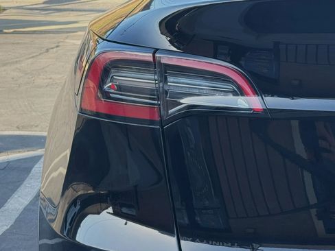 Used 2023 Tesla Model Y Long Range image 5