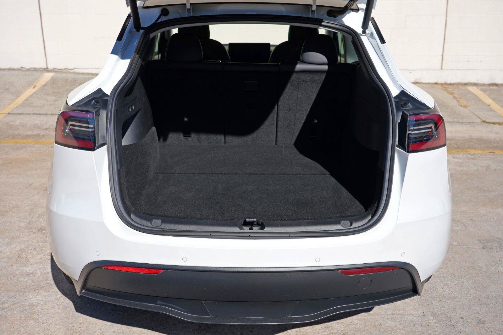 Used 2021 Tesla Model Y Long Range AWD/4WD image 10