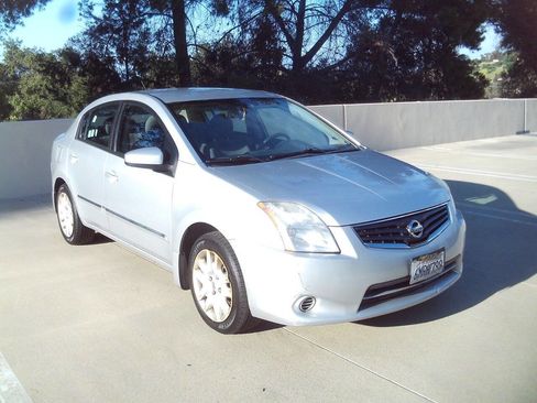 Used 2010 Nissan Sentra 2.0 S image 2