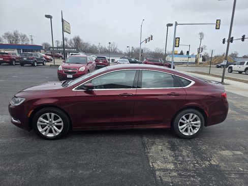 Used 2016 Chrysler 200 Limited w/ Convenience Group image 1
