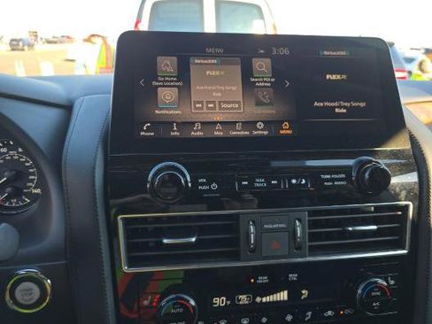 Used 2024 Nissan Armada SL w/ Captain's Chairs Package image 10