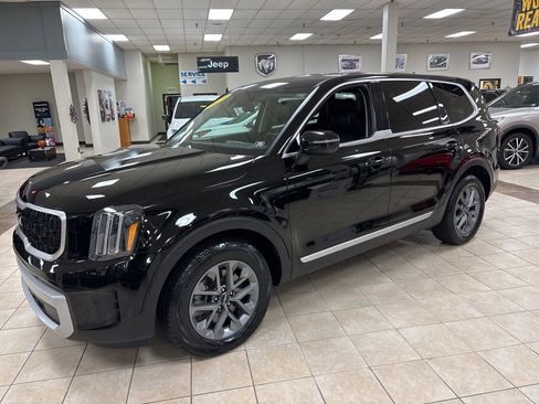Used 2023 Kia Telluride LX image 3