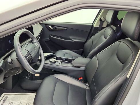 Used 2025 Kia EV6 Wind RWD image 17