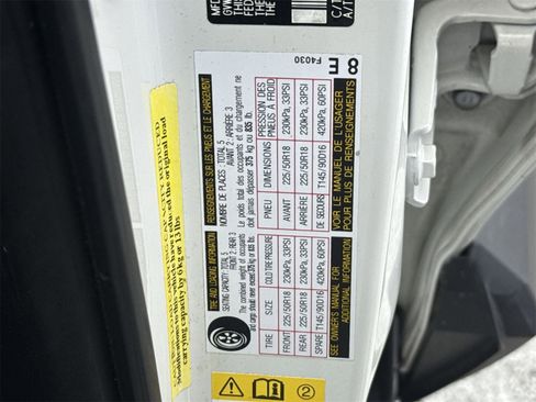 Used 2018 Toyota C-HR XLE image 49