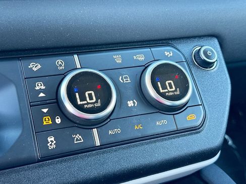 Used 2023 Land Rover Defender 110 S image 16